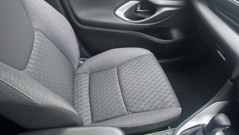 Toyota Yaris 1.5 Hybrid Design 5dr CVT Hybrid Hatchback